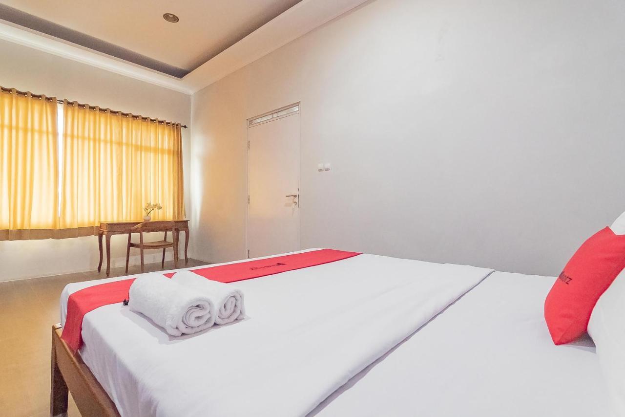 Reddoorz Resort Syariah Near D'Castello Ciater Subang Exteriör bild