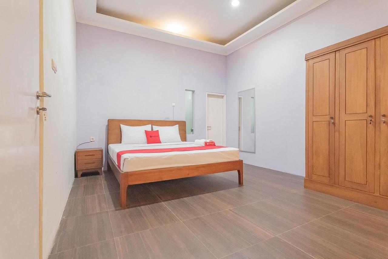Reddoorz Resort Syariah Near D'Castello Ciater Subang Exteriör bild
