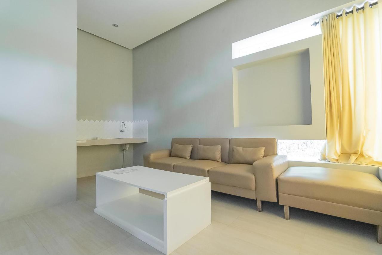 Reddoorz Resort Syariah Near D'Castello Ciater Subang Exteriör bild