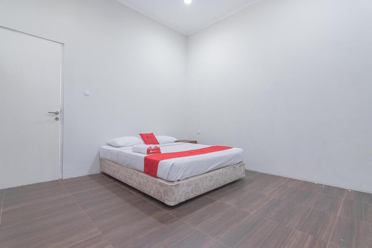 Reddoorz Resort Syariah Near D'Castello Ciater Subang Exteriör bild