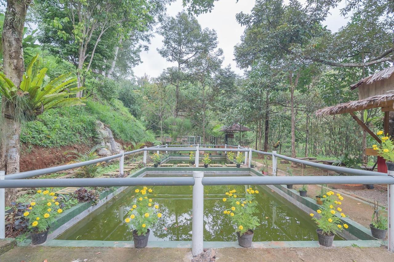 Reddoorz Resort Syariah Near D'Castello Ciater Subang Exteriör bild