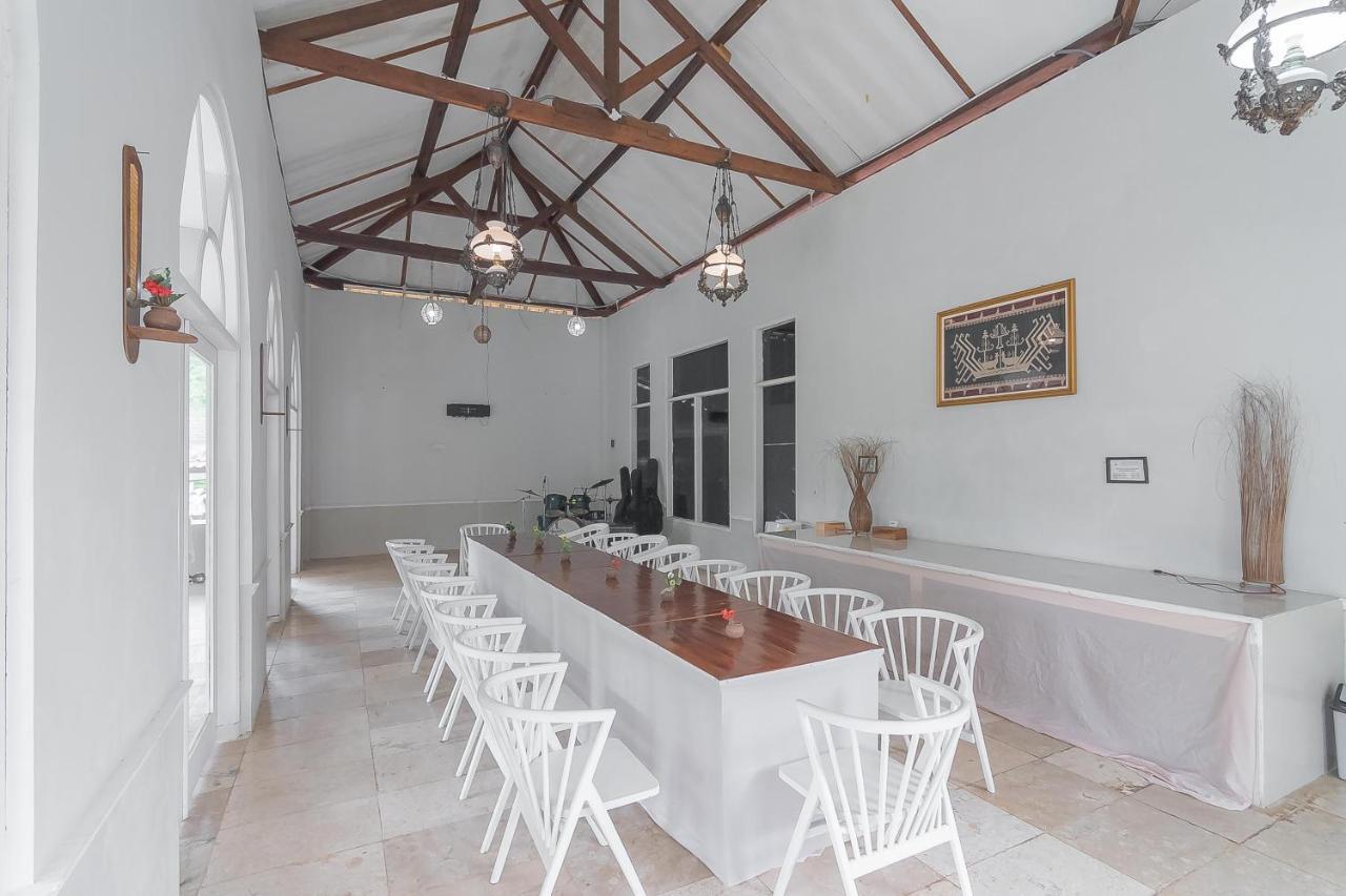 Reddoorz Resort Syariah Near D'Castello Ciater Subang Exteriör bild