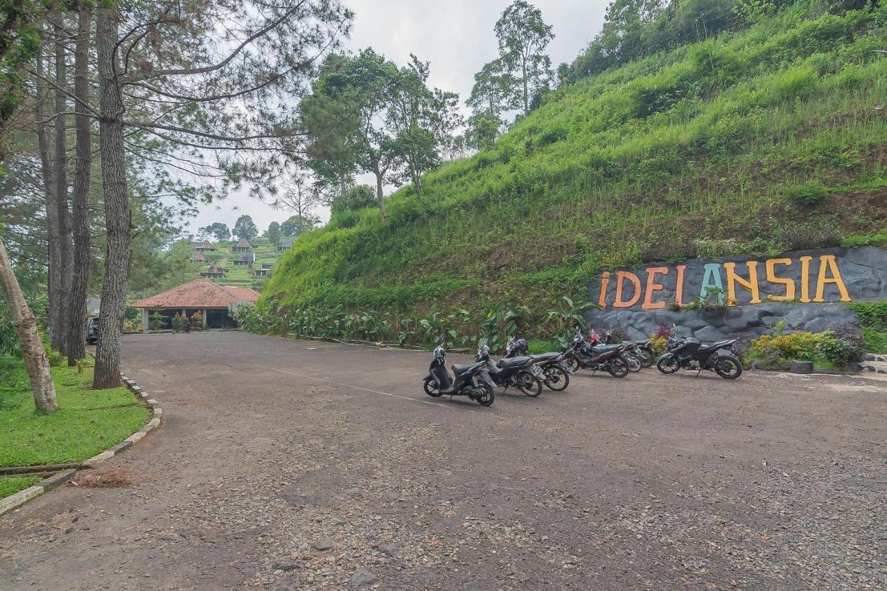 Reddoorz Resort Syariah Near D'Castello Ciater Subang Exteriör bild